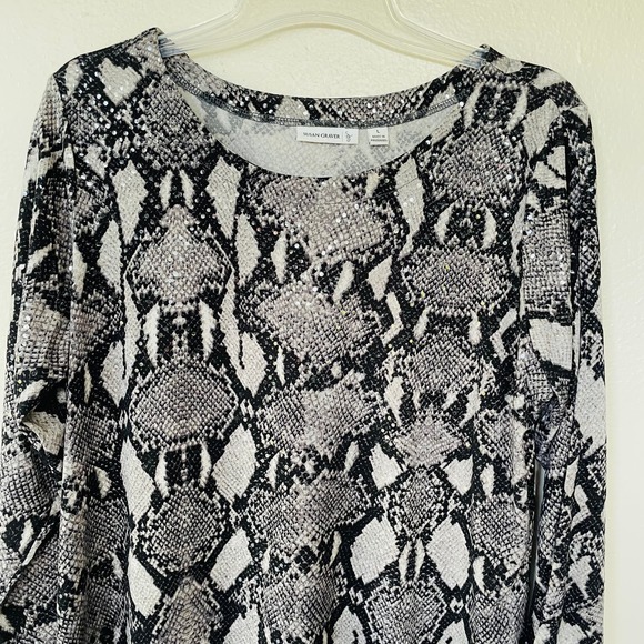 Susan Graver Animal Print Sequin top size L - Picture 3 of 10